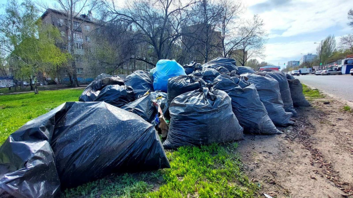 Вывоз и утилизация мусора после субботника в Гае в октябре