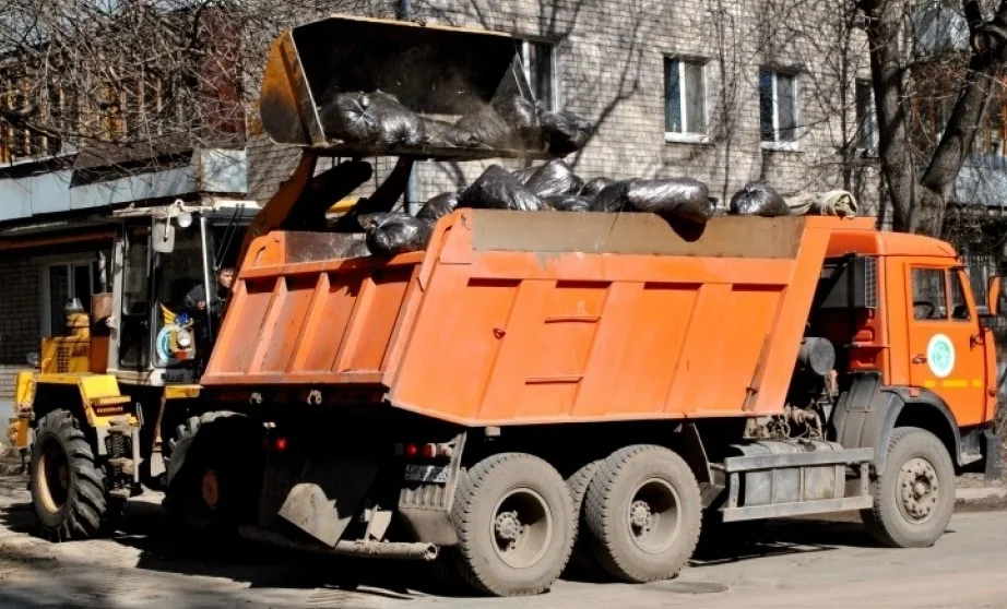 Вывоз мусора грузовым фургоном 5 тонн в Гае – ПроМусор, аренда, цена от 1576 руб