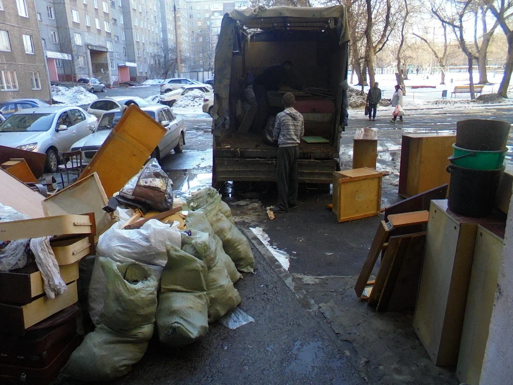 Вывоз мусора из подвала с утилизацией в Гае в октябре