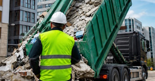 Вывоз строительного мусора в Гае: услуги лицензированной компании — ПроМусор